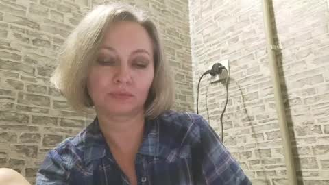 Snapshot of edithmanning chatting on 01/20/25, 01:42 edithmanning online show from 01/20/25, 01:42