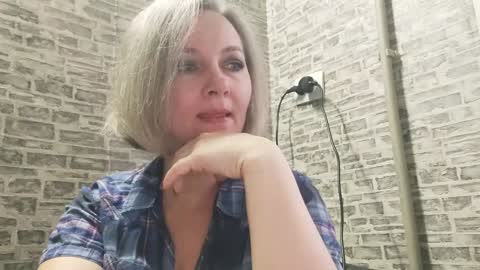Snapshot of edithmanning chatting on 01/21/25, 06:00 edithmanning online show from 01/21/25, 06:00