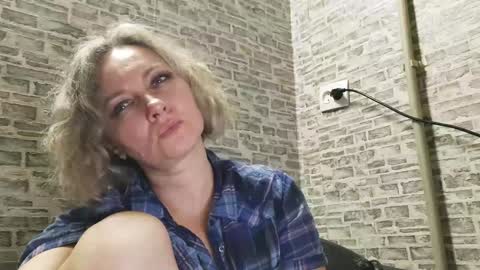 Snapshot of edithmanning chatting on 01/25/25, 02:47 edithmanning online show from 01/25/25, 02:47