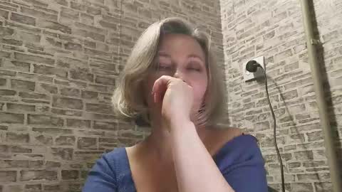 Snapshot of edithmanning chatting on 02/17/25, 05:32 edithmanning online show from 02/17/25, 05:32