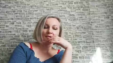 Snapshot of edithmanning chatting on 03/07/25, 09:29 edithmanning online show from 03/07/25, 09:29