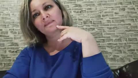 Snapshot of edithmanning chatting on 03/11/25, 03:23 edithmanning online show from 03/11/25, 03:23