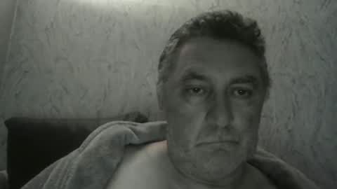 Snapshot of edje59a chatting on 11/21/25, 12:21 Eddy online show from 11/21/25, 12:21