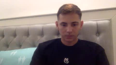Snapshot of edrienp chatting on 10/22/25, 02:45 edrienp online show from 10/22/25, 02:45