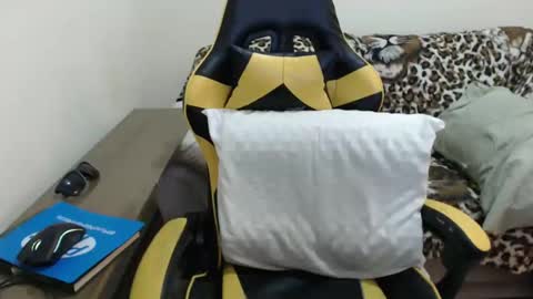 eduardobrain7 online show from 10/19/25, 04:46