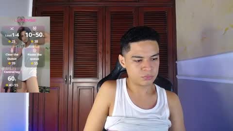 Snapshot of edy_play chatting on 09/29/25, 04:28 edy_play online show from 09/29/25, 04:28