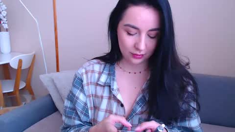 Snapshot of effy_m chatting on 12/17/24, 09:50 Effy online show from 12/17/24, 09:50