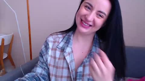 Snapshot of effy_m chatting on 01/06/25, 12:57 Effy online show from 01/06/25, 12:57
