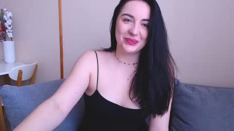 Snapshot of effy_m chatting on 01/10/25, 09:44 Effy online show from 01/10/25, 09:44