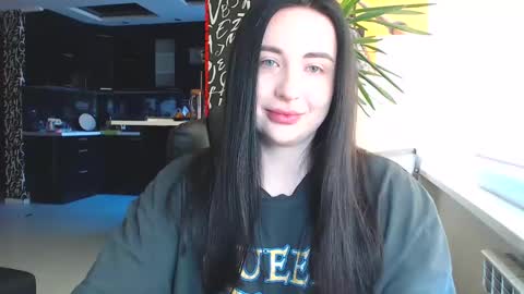 Snapshot of effy_m chatting on 02/19/25, 11:49 Effy online show from 02/19/25, 11:49