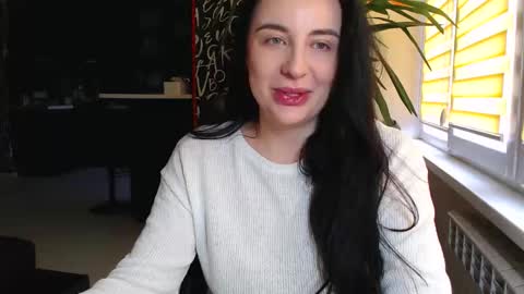 Snapshot of effy_m chatting on 09/24/25, 10:29 Effy online show from 09/24/25, 10:29