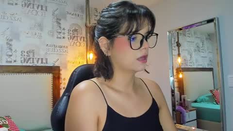 Snapshot of effystonnem chatting on 01/05/25, 07:28 E F F Y online show from 01/05/25, 07:28