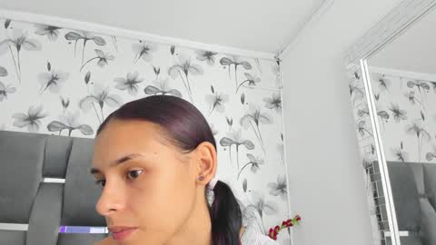 Snapshot of ehotloveaxxx chatting on 09/23/25, 01:03 Valery online show from 09/23/25, 01:03