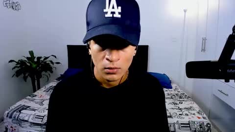 Snapshot of eiden_allenx1 chatting on 12/27/24, 02:22 eiden_allenx1 online show from 12/27/24, 02:22