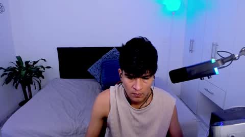 Snapshot of eiden_allenx1 chatting on 02/06/25, 04:14 eiden_allenx1 online show from 02/06/25, 04:14