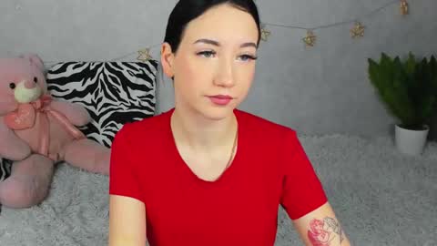 eileenmoores online show from 11/19/25, 10:32