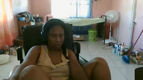 Snapshot of eirondra_valeen chatting on 10/17/25, 12:41 Eirondra Valeen online show from 10/17/25, 12:41