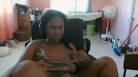 Snapshot of eirondra_valeen chatting on 10/19/25, 01:23 Eirondra Valeen online show from 10/19/25, 01:23