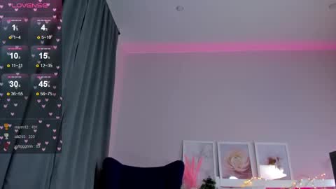 Snapshot of el1s_evans chatting on 12/25/24, 01:09 please read my bio there is information about private shows and about my personality online show from 12/25/24, 01:09