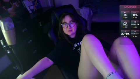 Snapshot of el_sweety chatting on 01/09/25, 01:24 If you like it when I meow give me a thumbs up online show from 01/09/25, 01:24