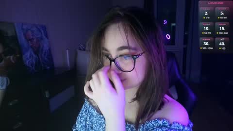Snapshot of el_sweety chatting on 01/10/25, 03:58 If you like it when I meow give me a thumbs up online show from 01/10/25, 03:58