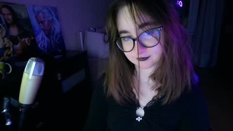 Snapshot of el_sweety chatting on 01/20/25, 04:34 If you like it when I meow give me a thumbs up online show from 01/20/25, 04:34