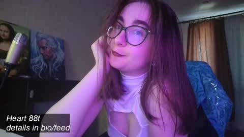 Snapshot of el_sweety chatting on 02/13/25, 01:59 If you like it when I meow give me a thumbs up online show from 02/13/25, 01:59