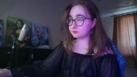 Snapshot of el_sweety chatting on 02/14/25, 10:17 If you like it when I meow give me a thumbs up online show from 02/14/25, 10:17