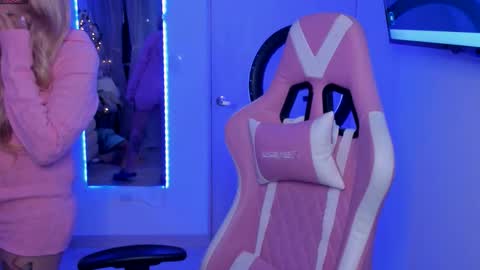 Ela online show from 11/09/25, 06:55