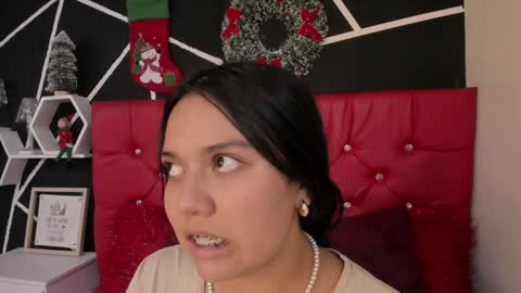 Snapshot of ela_hilton3 chatting on 12/23/24, 11:06 Ela online show from 12/23/24, 11:06