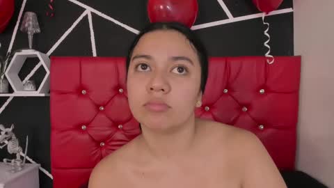 Snapshot of ela_hilton3 chatting on 02/16/25, 07:16 Ela online show from 02/16/25, 07:16