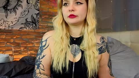Snapshot of elainaquartzz chatting on 12/27/24, 11:06 Lina online show from 12/27/24, 11:06