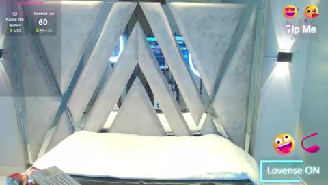 Snapshot of elaine87_ chatting on 11/01/25, 11:07 elaine87_ online show from 11/01/25, 11:07