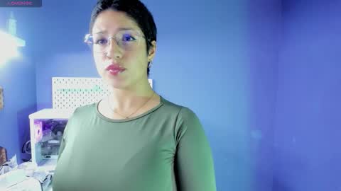 Snapshot of elaine87_ chatting on 11/19/25, 09:59 elaine87_ online show from 11/19/25, 09:59