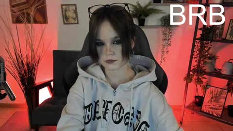Snapshot of elainebeness chatting on 12/01/24, 11:36 Your sweet girl online show from 12/01/24, 11:36