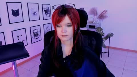 Snapshot of elainebeness chatting on 01/08/25, 01:42 Your sweet girl online show from 01/08/25, 01:42