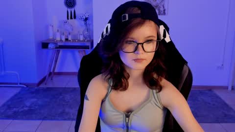 Snapshot of elainebeness chatting on 01/11/25, 10:29 Your sweet girl online show from 01/11/25, 10:29