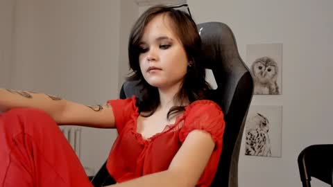 Snapshot of elainebeness chatting on 01/22/25, 01:42 Your sweet girl online show from 01/22/25, 01:42