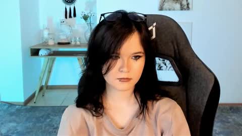Snapshot of elainebeness chatting on 03/01/25, 01:43 Your sweet girl online show from 03/01/25, 01:43