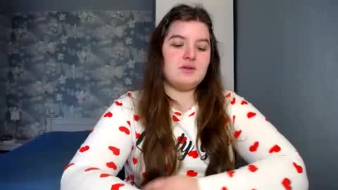 Snapshot of elanis_blair chatting on 03/08/25, 01:25 Elanis online show from 03/08/25, 01:25