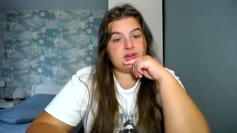 Snapshot of elanis_blair chatting on 09/17/25, 09:11 Elanis online show from 09/17/25, 09:11