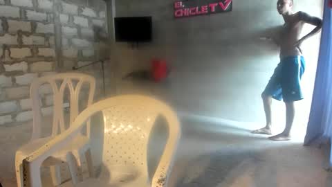 Snapshot of elchicletv chatting on 12/02/24, 05:04 El CHICLE TV - SHOW online show from 12/02/24, 05:04