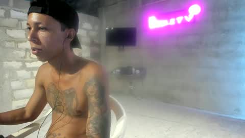 Snapshot of elchicletv chatting on 12/24/24, 06:39 El CHICLE TV - SHOW online show from 12/24/24, 06:39