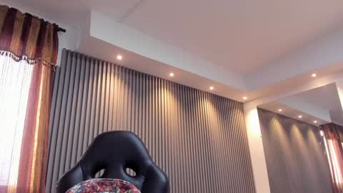 Snapshot of electraa_fox chatting on 12/06/24, 11:33 Electra online show from 12/06/24, 11:33
