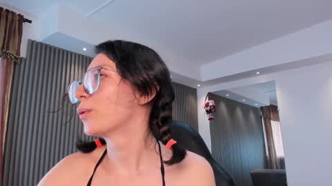 Snapshot of electraa_fox chatting on 12/19/24, 06:34 Electra online show from 12/19/24, 06:34