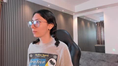 Snapshot of electraa_fox chatting on 01/21/25, 12:07 Electra online show from 01/21/25, 12:07
