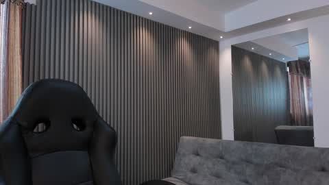 Snapshot of electraa_fox chatting on 01/27/25, 11:43 Electra online show from 01/27/25, 11:43