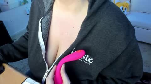 electrifiedlove_ online show from 02/19/25, 09:03