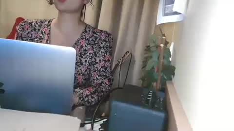 Snapshot of electrocute_me chatting on 12/15/24, 09:42 Julia Follow me on Onlyfansju grosroberts online show from 12/15/24, 09:42