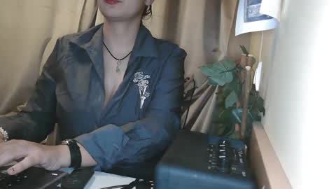 Snapshot of electrocute_me chatting on 01/05/25, 09:36 Julia Follow me on Onlyfansju grosroberts online show from 01/05/25, 09:36